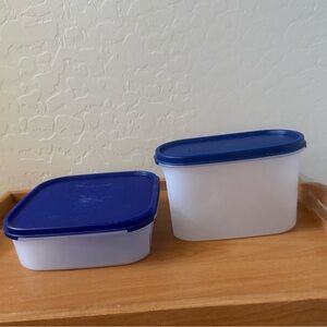 Tupperware Set (2) 5 Cup Square + 4-3/4 Cup Oval Containers w/Blue Lids